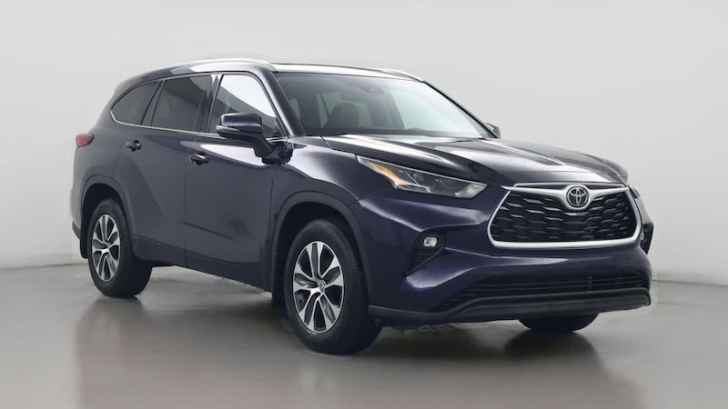 2022 Toyota Highlander XLE Hero Image