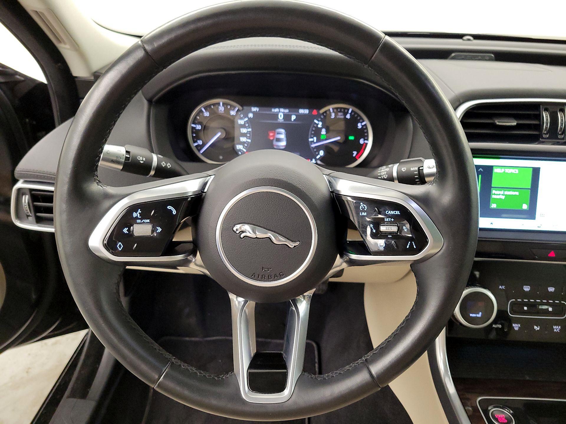 Thumbnail: 2020 Jaguar XE - 10