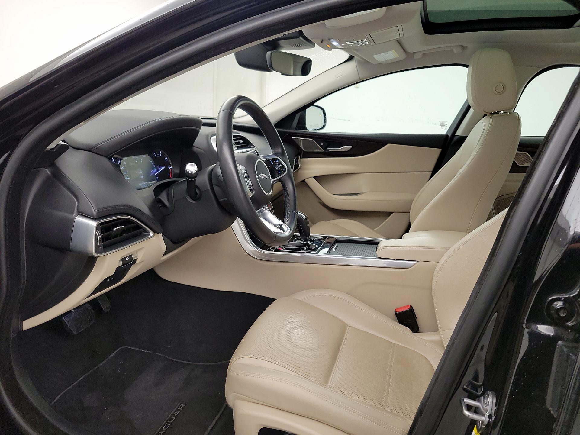 Thumbnail: 2020 Jaguar XE - 11