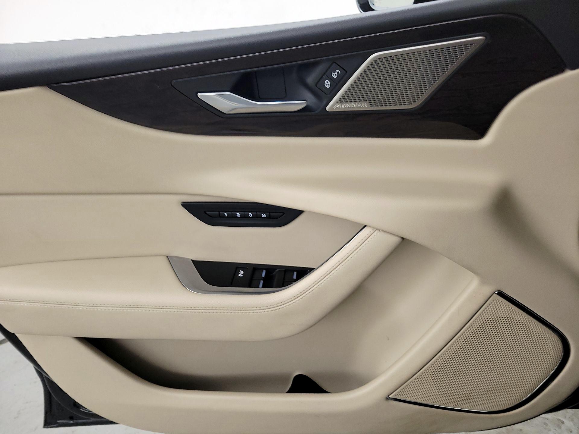Thumbnail: 2020 Jaguar XE - 12
