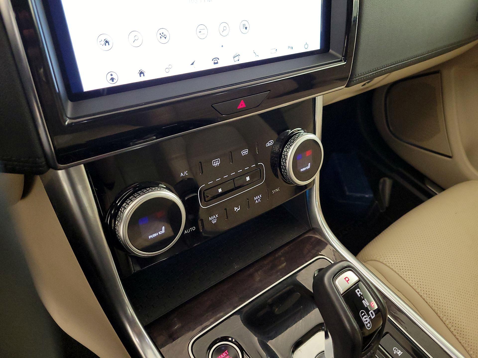 Thumbnail: 2020 Jaguar XE - 17