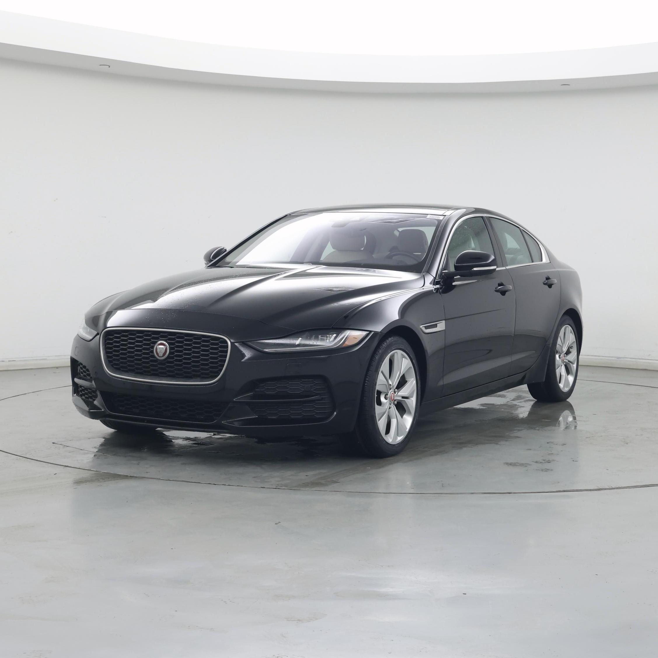 Thumbnail: 2020 Jaguar XE - 4