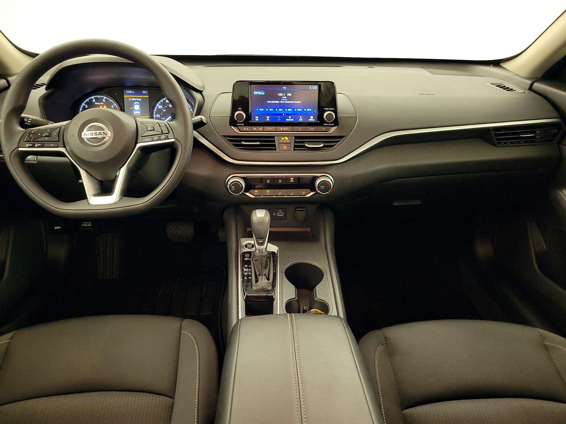 Thumbnail: 2022 Nissan Altima - 9
