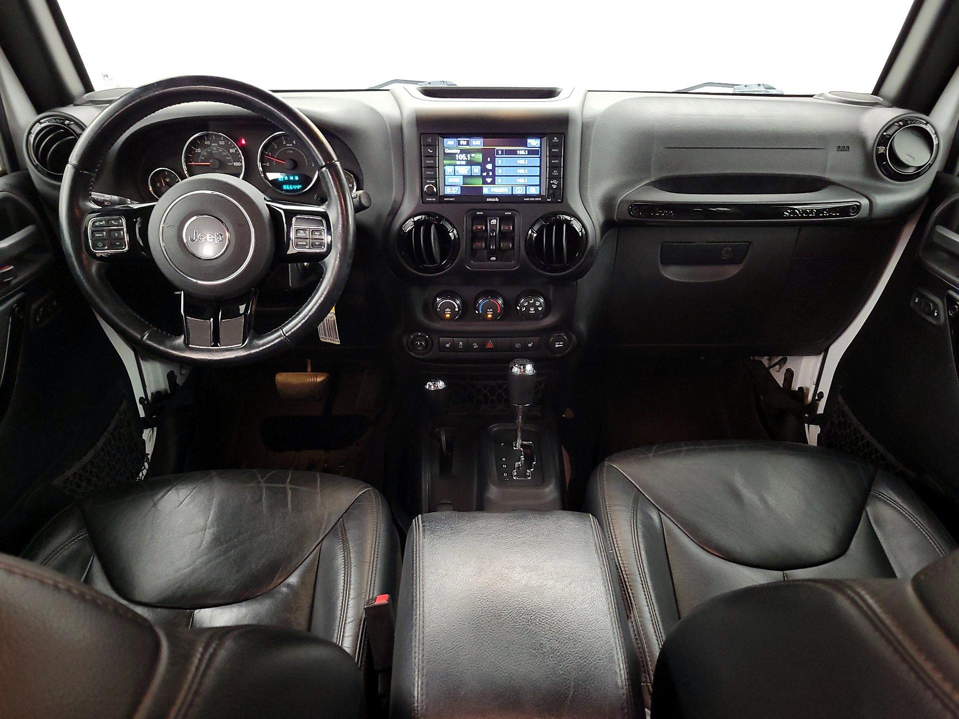 Thumbnail: 2015 Jeep Wrangler - 9