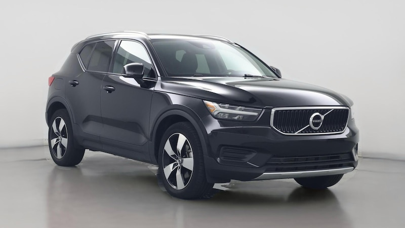 2022 Volvo XC40 T5 Momentum Hero Image