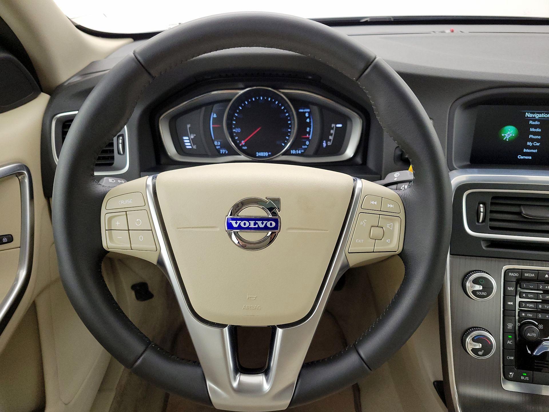 Thumbnail: 2015 Volvo S60 - 10