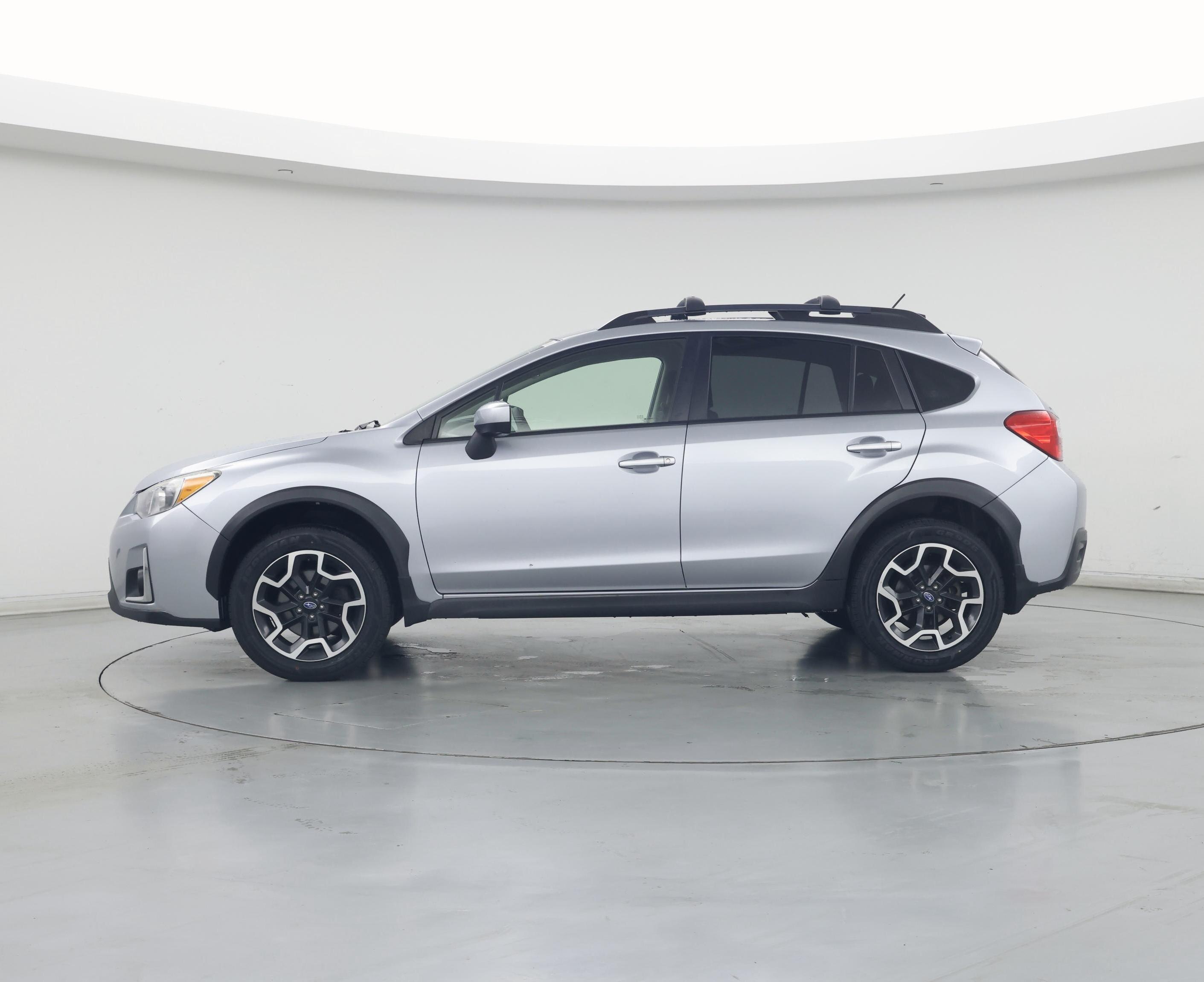 Thumbnail: 2016 Subaru XV Crosstrek - 3