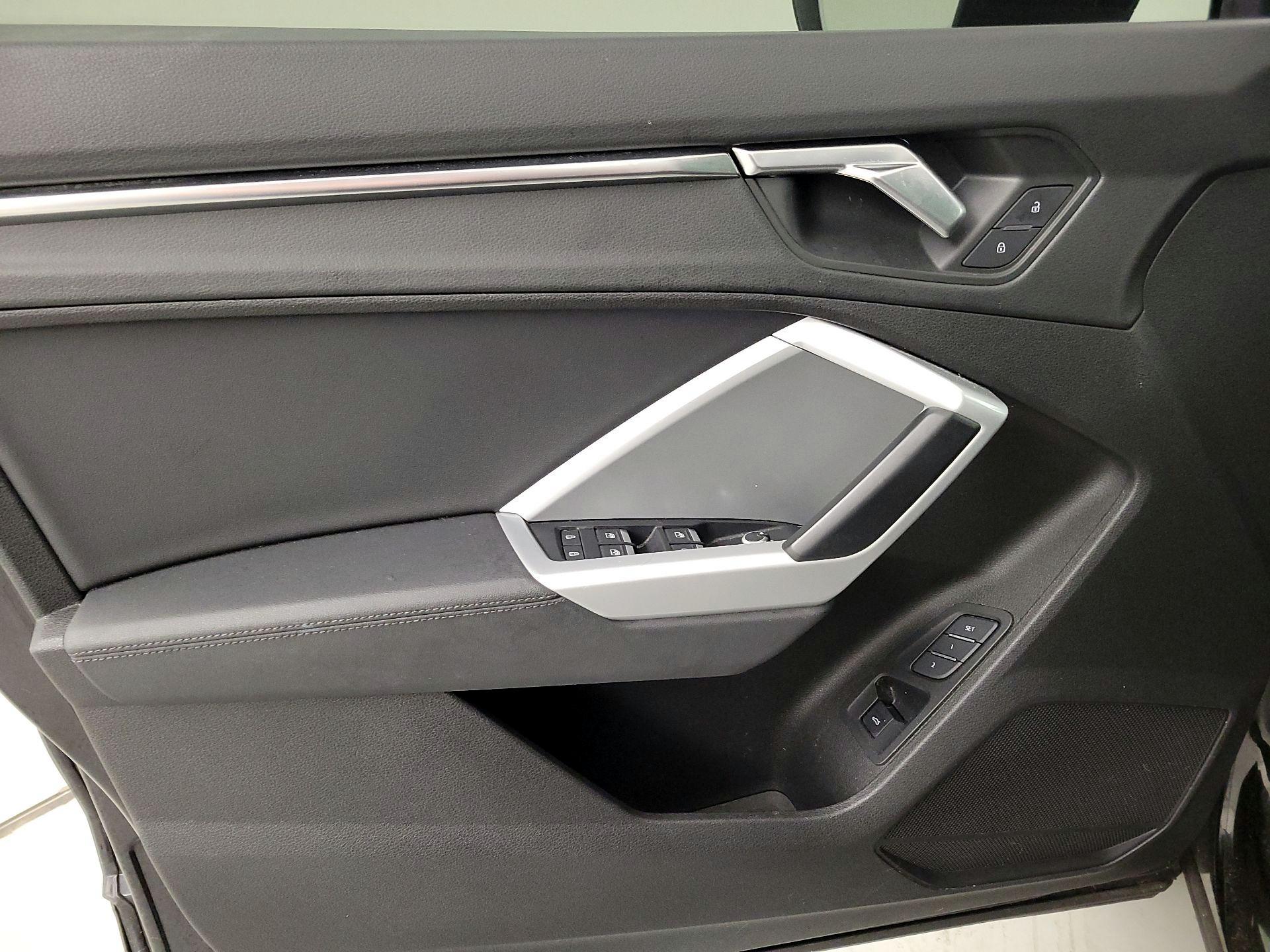 Thumbnail: 2022 Audi Q3 - 12