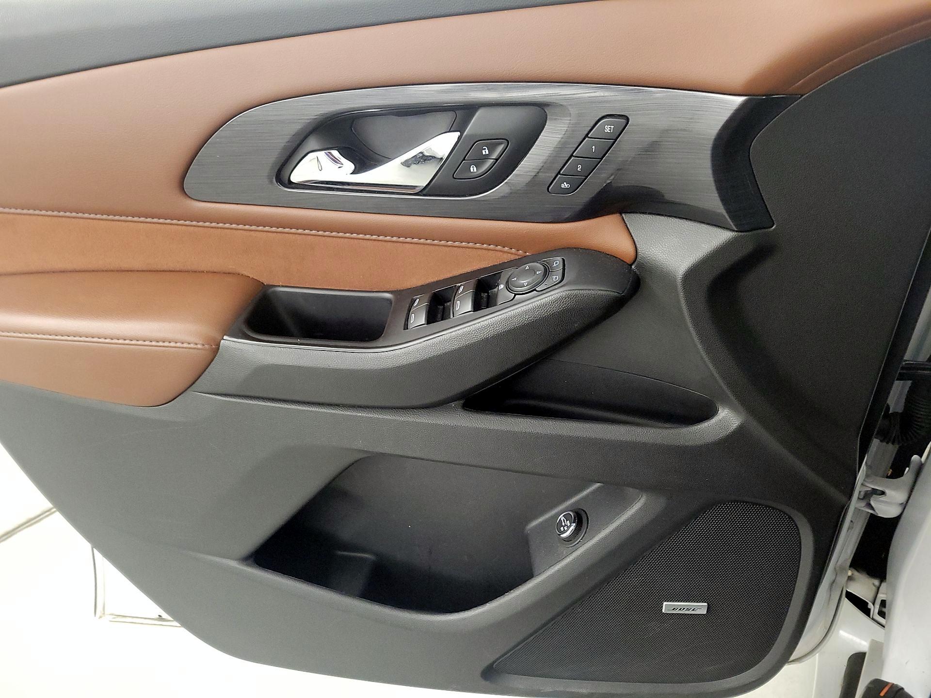 Thumbnail: 2020 Chevrolet Traverse - 12