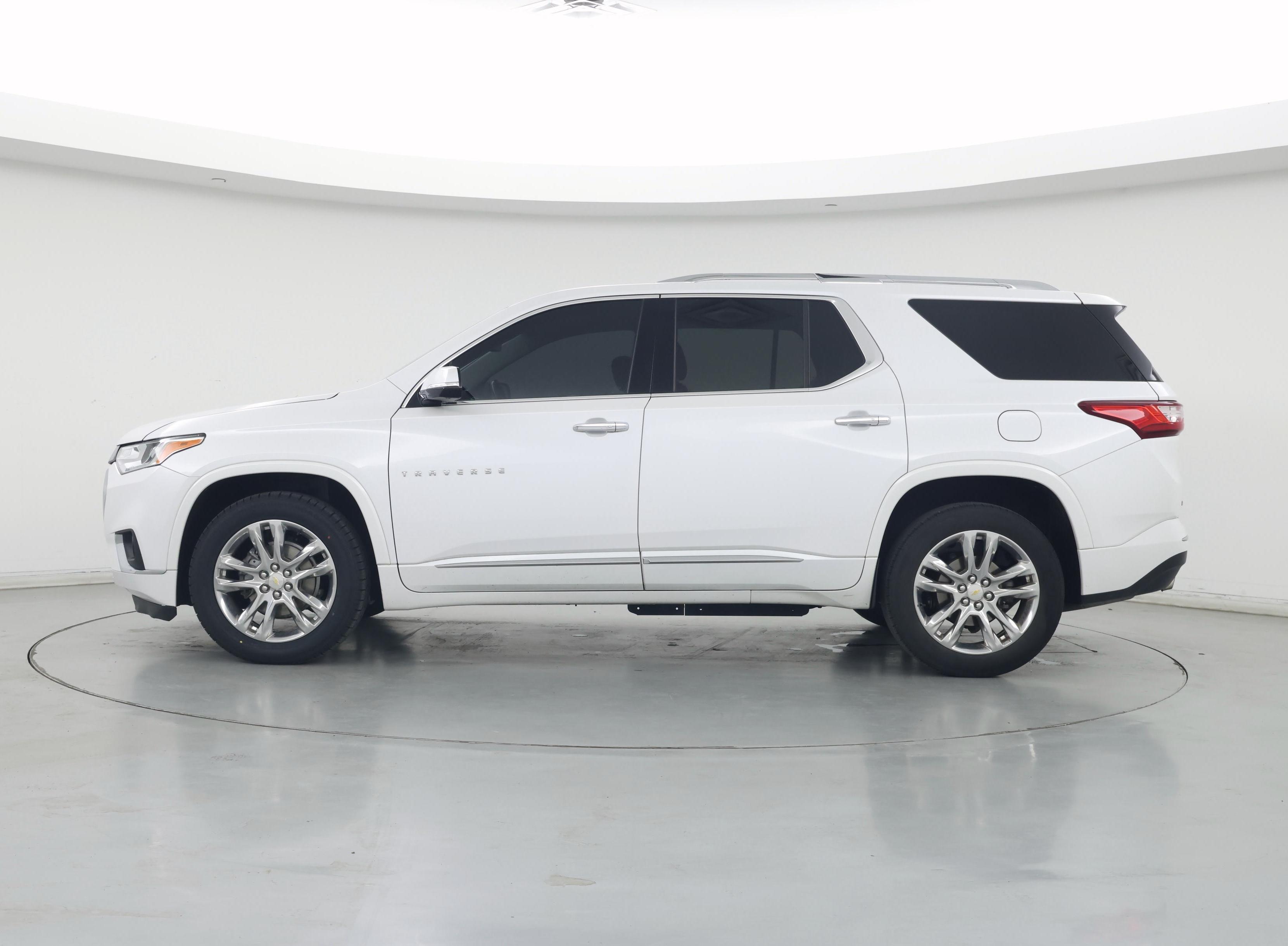 Thumbnail: 2020 Chevrolet Traverse - 3