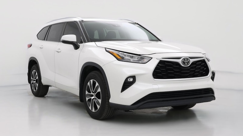 2020 Toyota Highlander XLE Hero Image