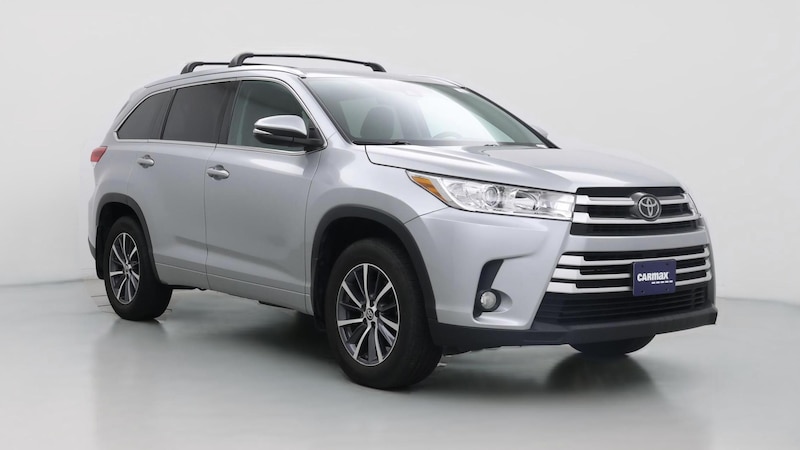 2017 Toyota Highlander XLE Hero Image