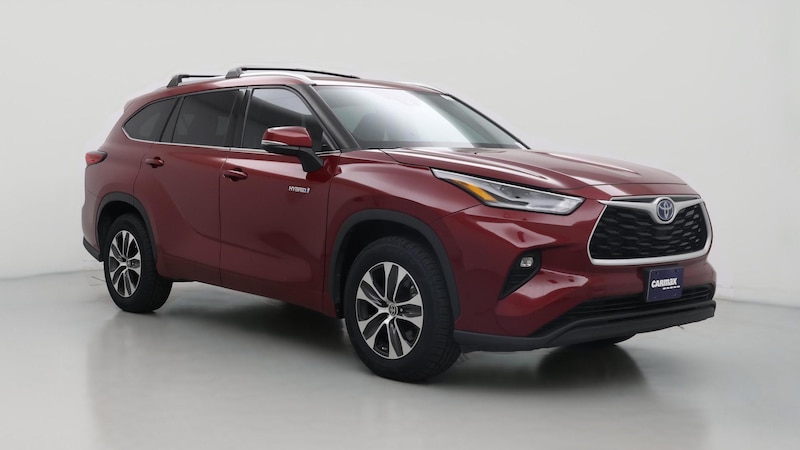 2021 Toyota Highlander XLE Hero Image