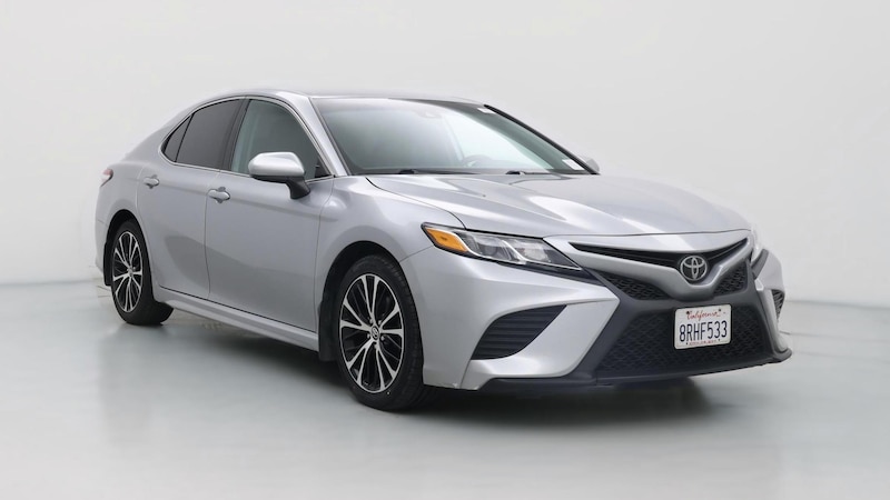 2020 Toyota Camry SE Hero Image