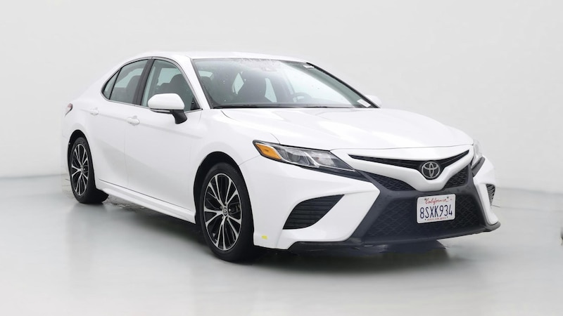 2020 Toyota Camry SE Hero Image