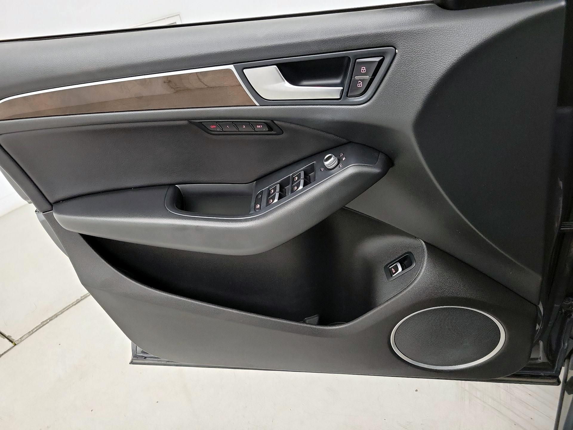 Thumbnail: 2016 Audi Q5 - 12