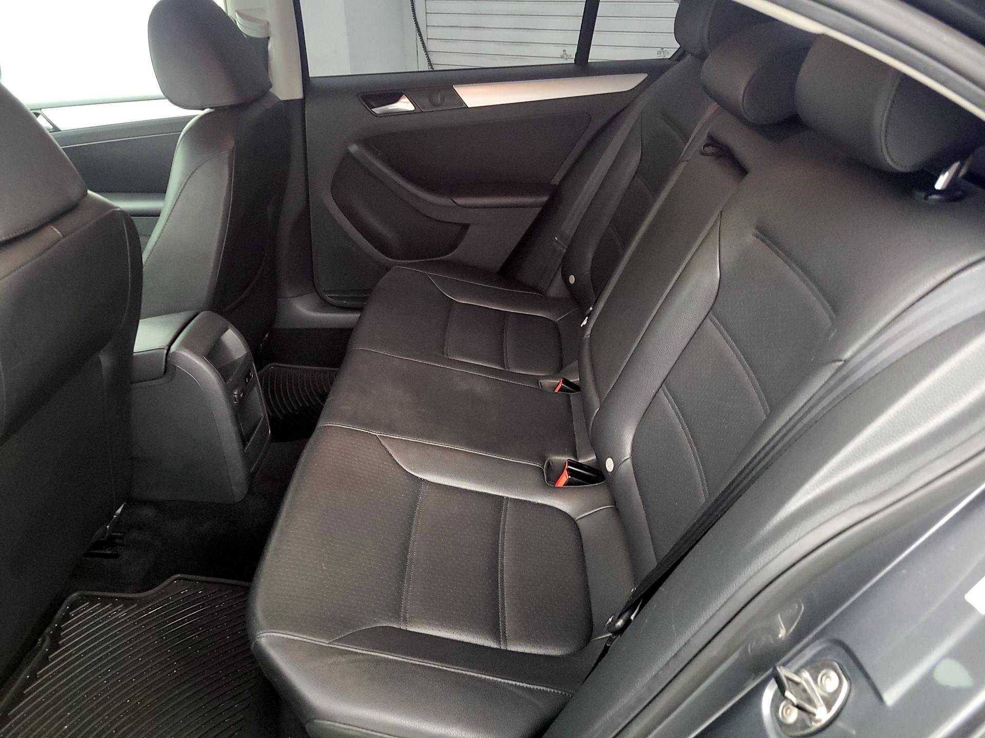 Thumbnail: 2014 Volkswagen Jetta - 17