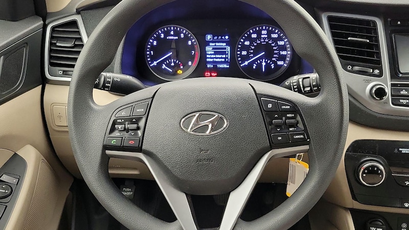 2017 Hyundai Tucson SE 10