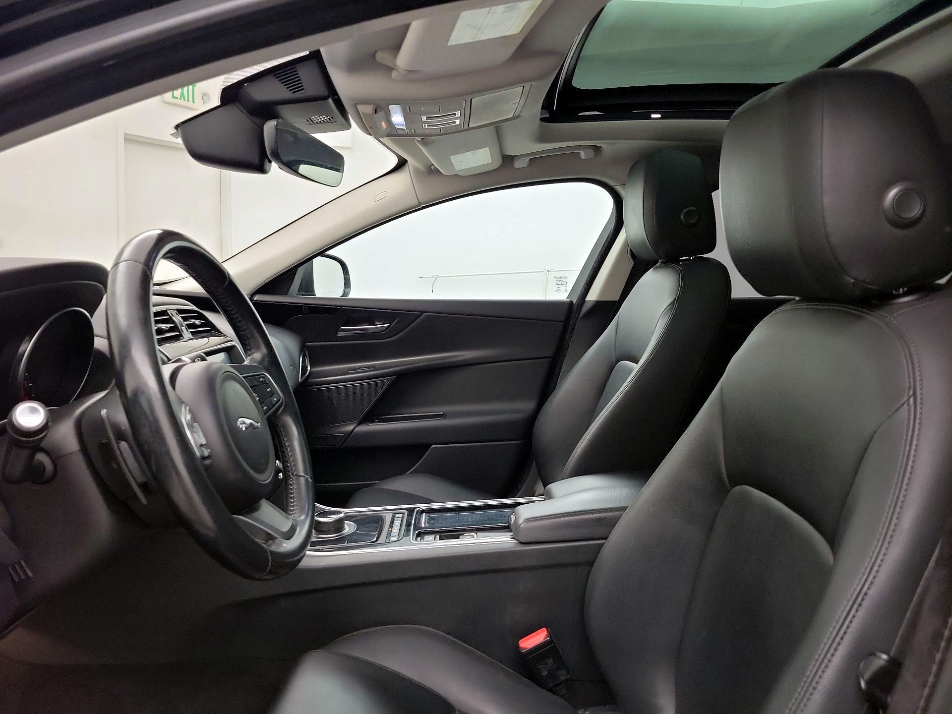 Thumbnail: 2019 Jaguar XE - 19