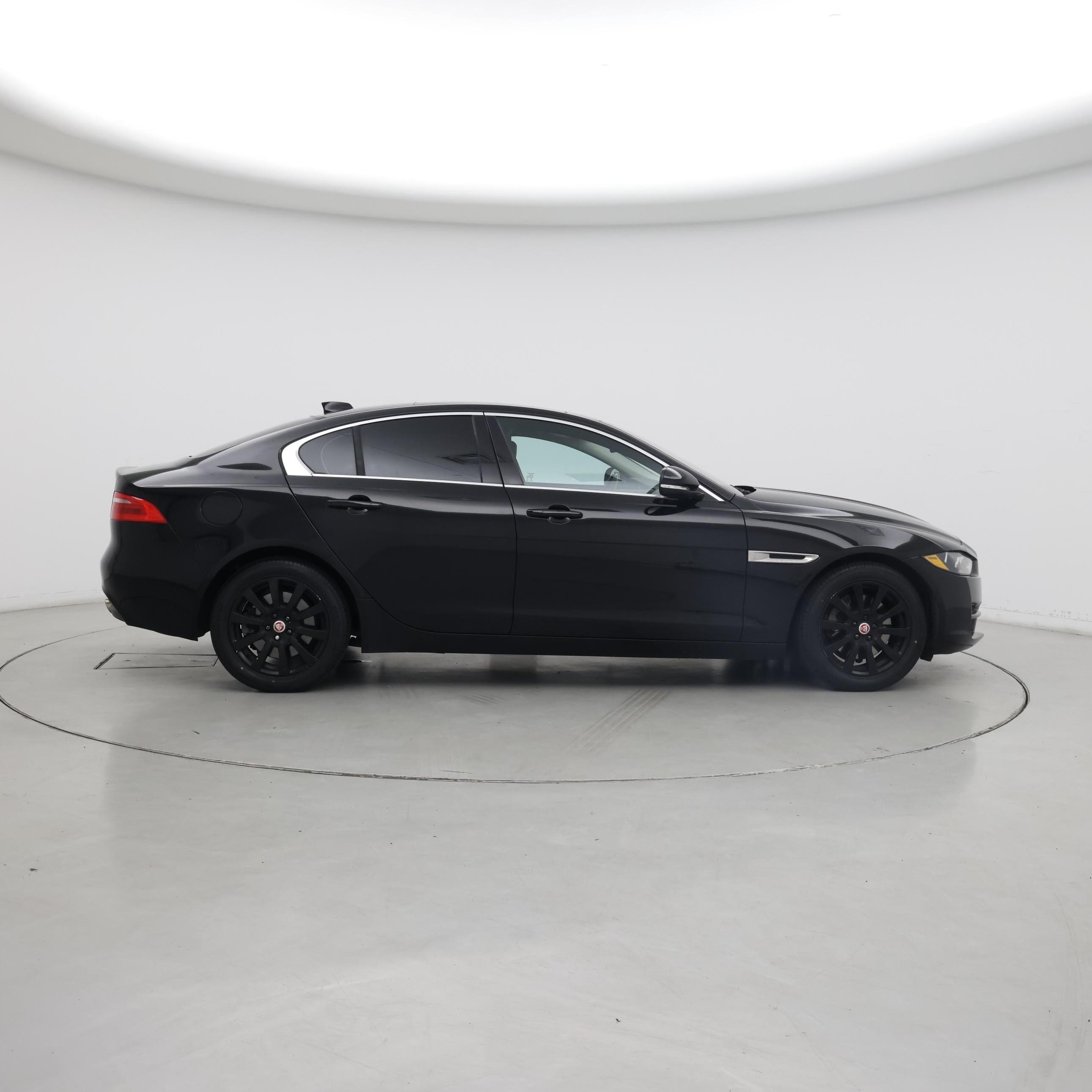 Thumbnail: 2019 Jaguar XE - 7