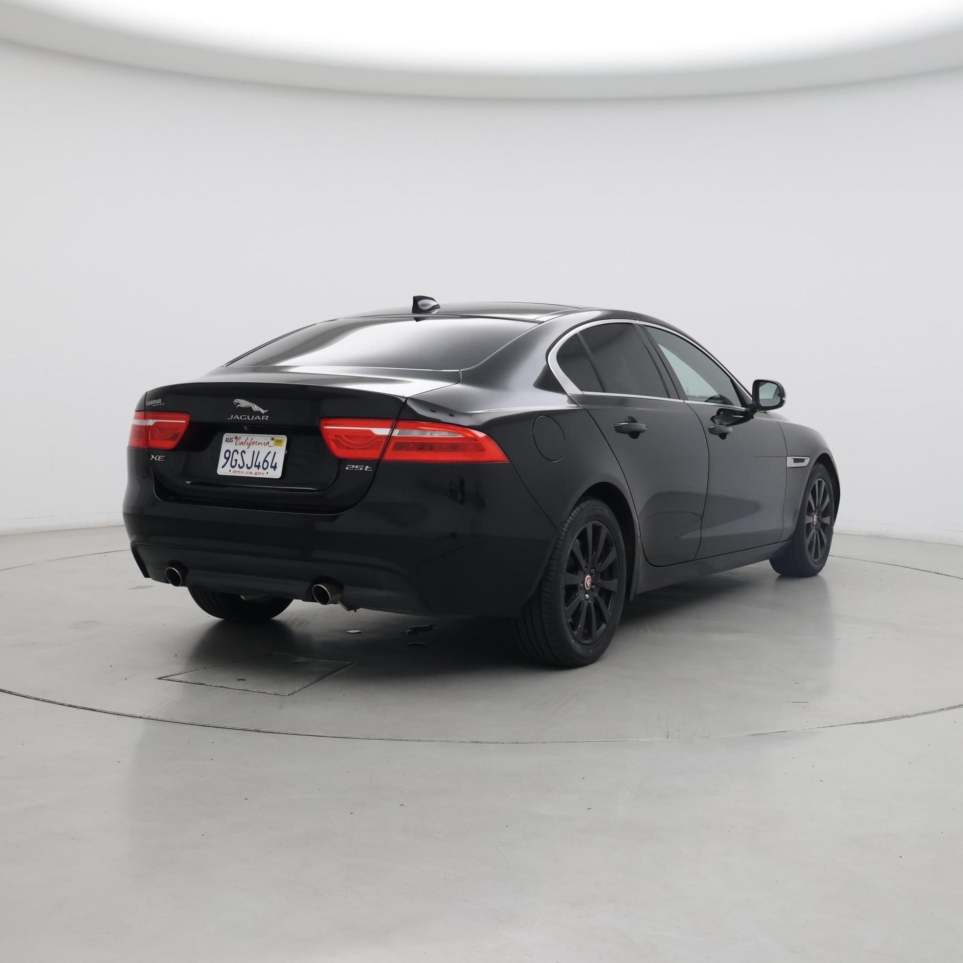 Thumbnail: 2019 Jaguar XE - 8