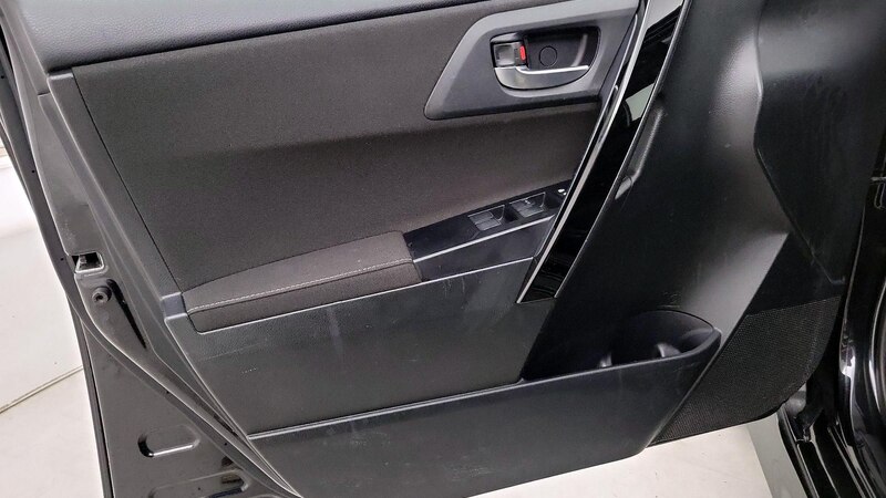 2018 Toyota Corolla iM  12