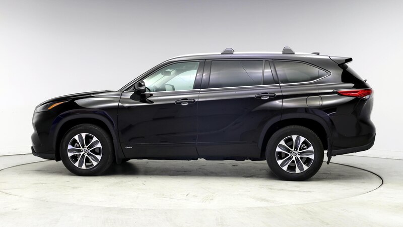 2022 Toyota Highlander XLE 3