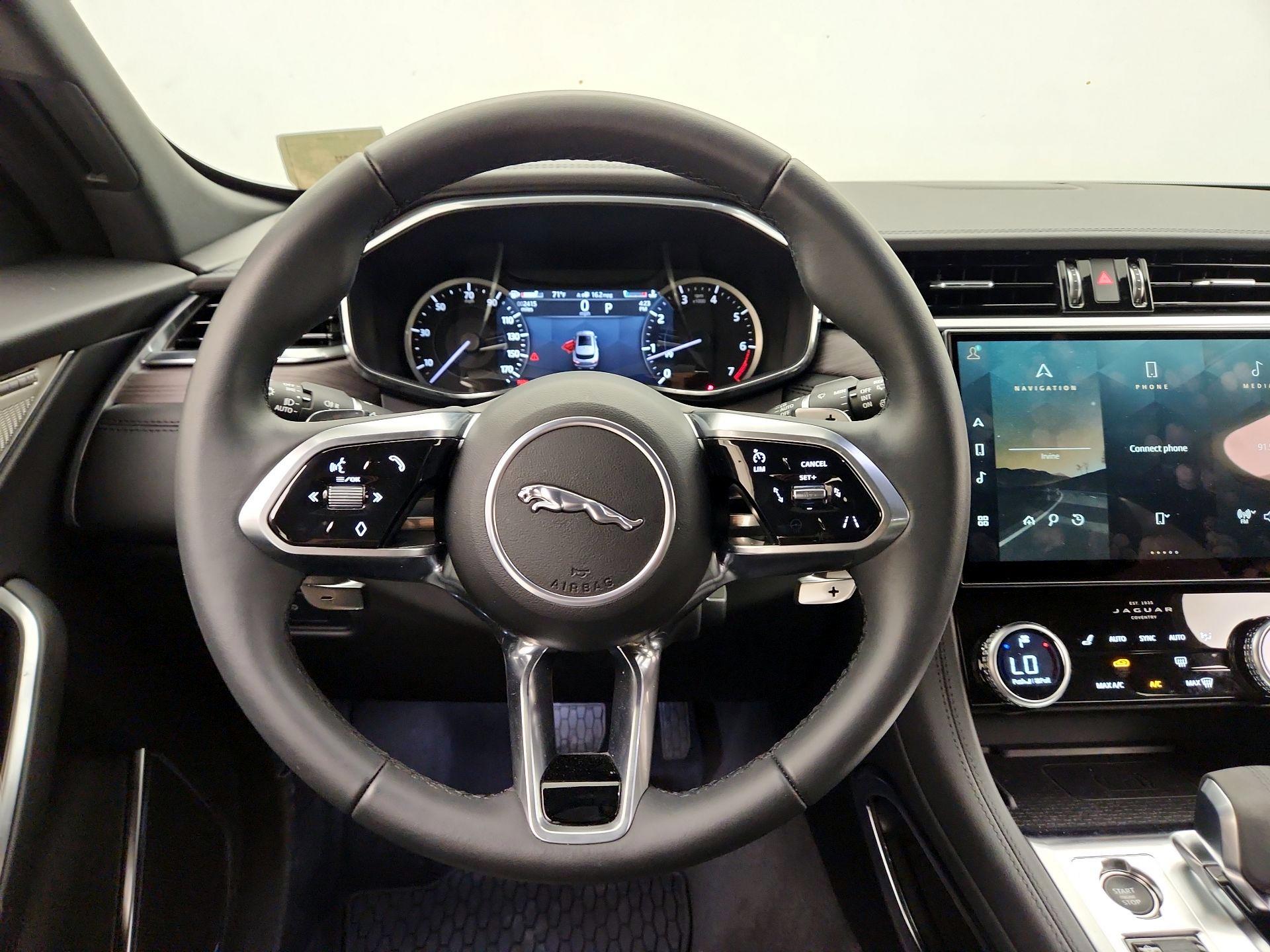 Thumbnail: 2023 Jaguar F-Pace - 10