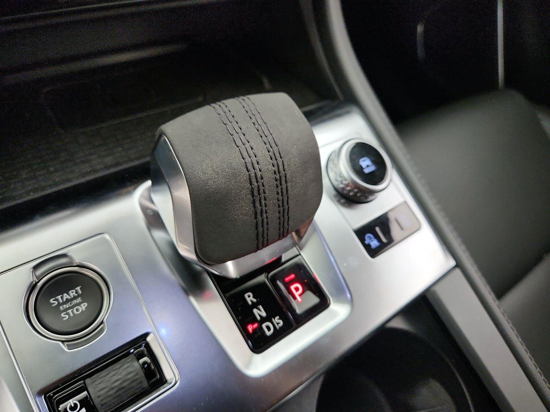 Thumbnail: 2023 Jaguar F-Pace - 18