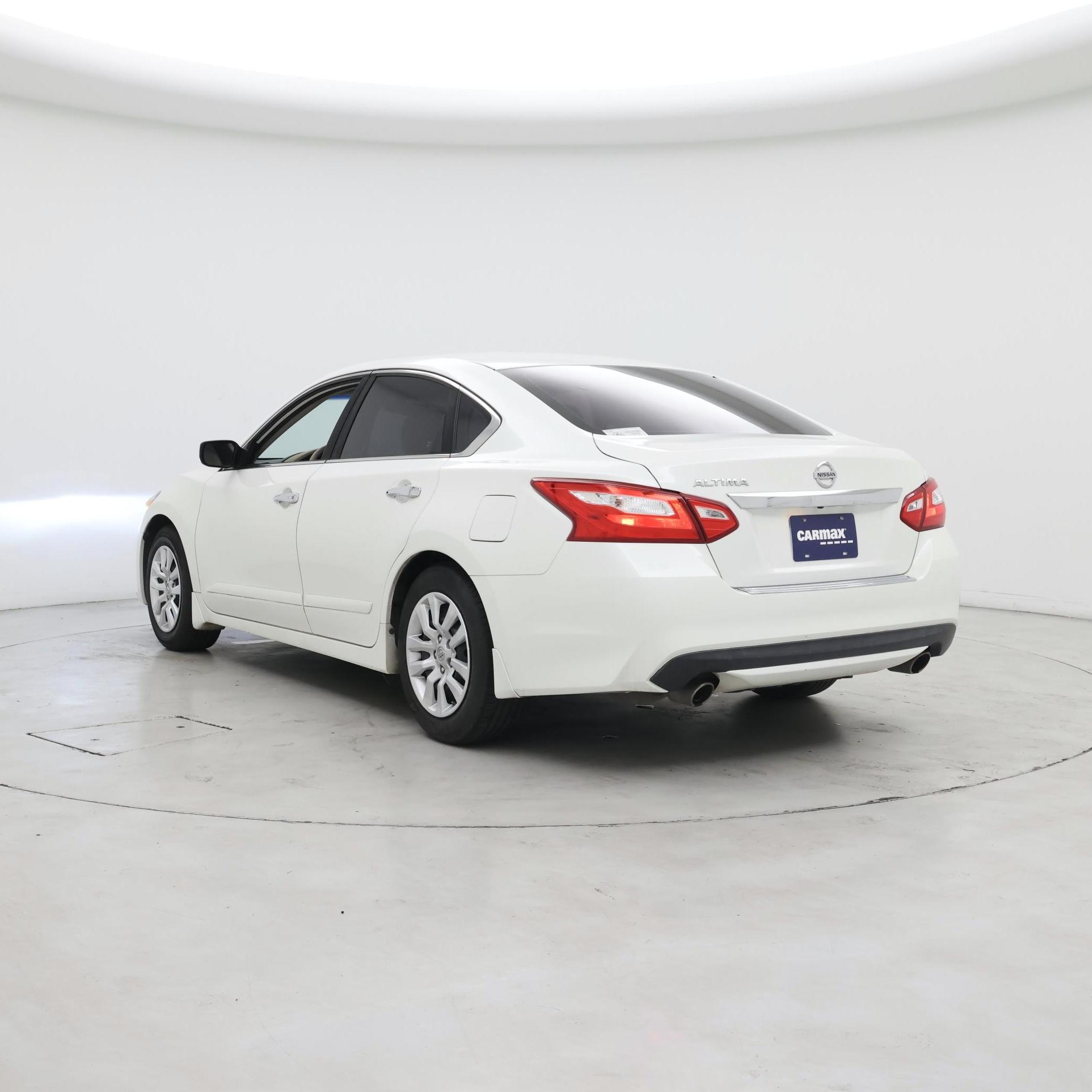 Thumbnail: 2016 Nissan Altima - 2