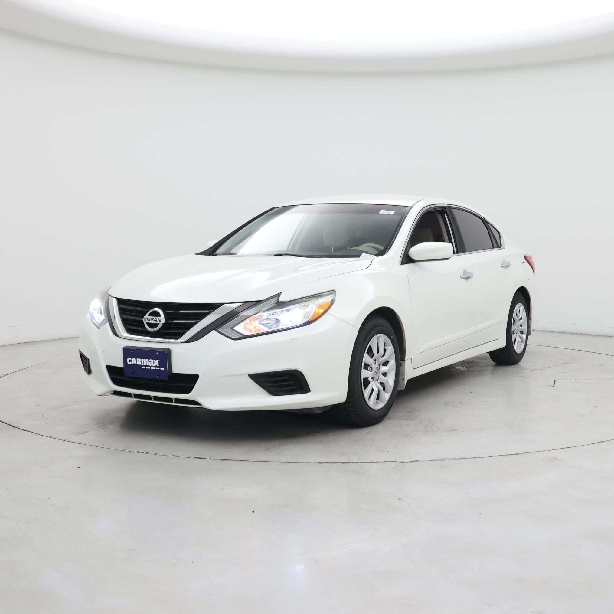 Thumbnail: 2016 Nissan Altima - 4
