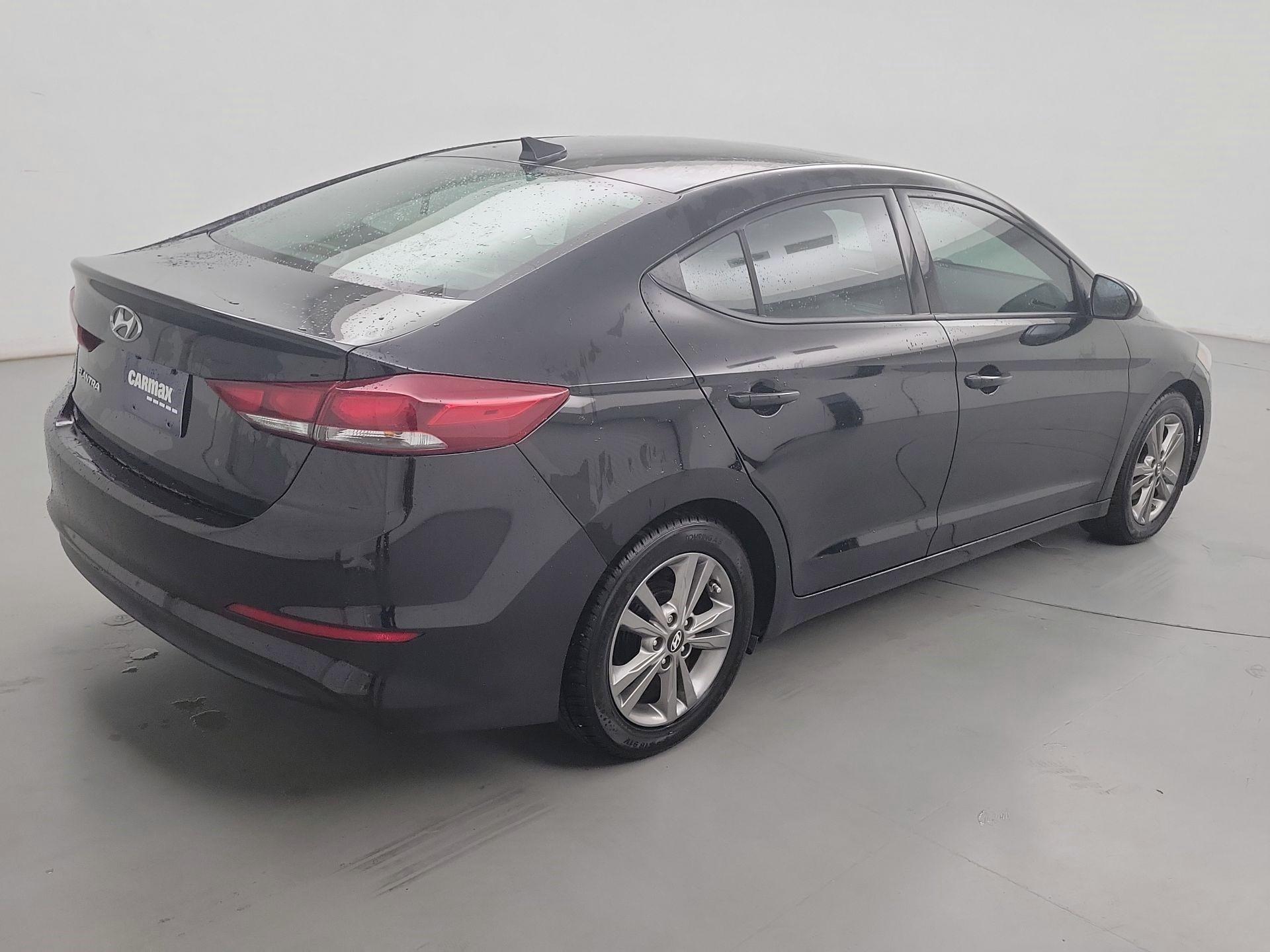 Thumbnail: 2017 Hyundai Elantra - 5