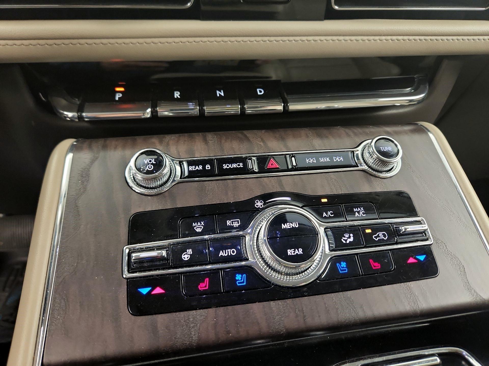Thumbnail: 2021 Lincoln Aviator - 15
