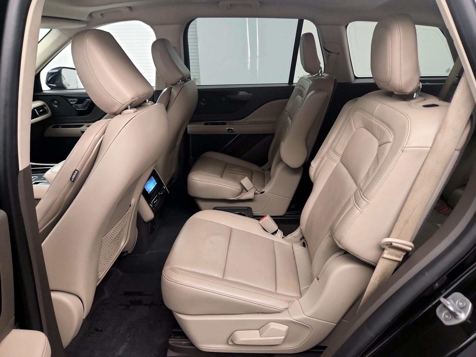Thumbnail: 2021 Lincoln Aviator - 18