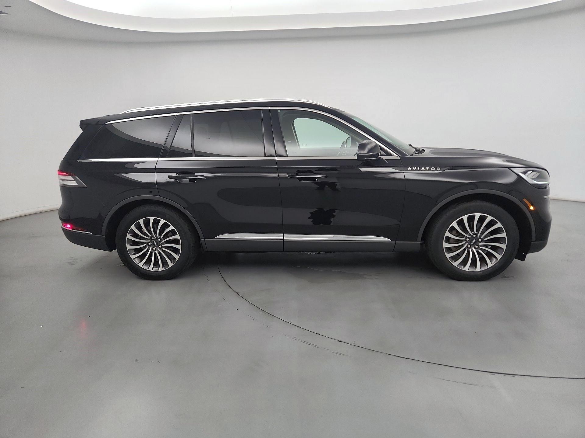 Thumbnail: 2021 Lincoln Aviator - 4