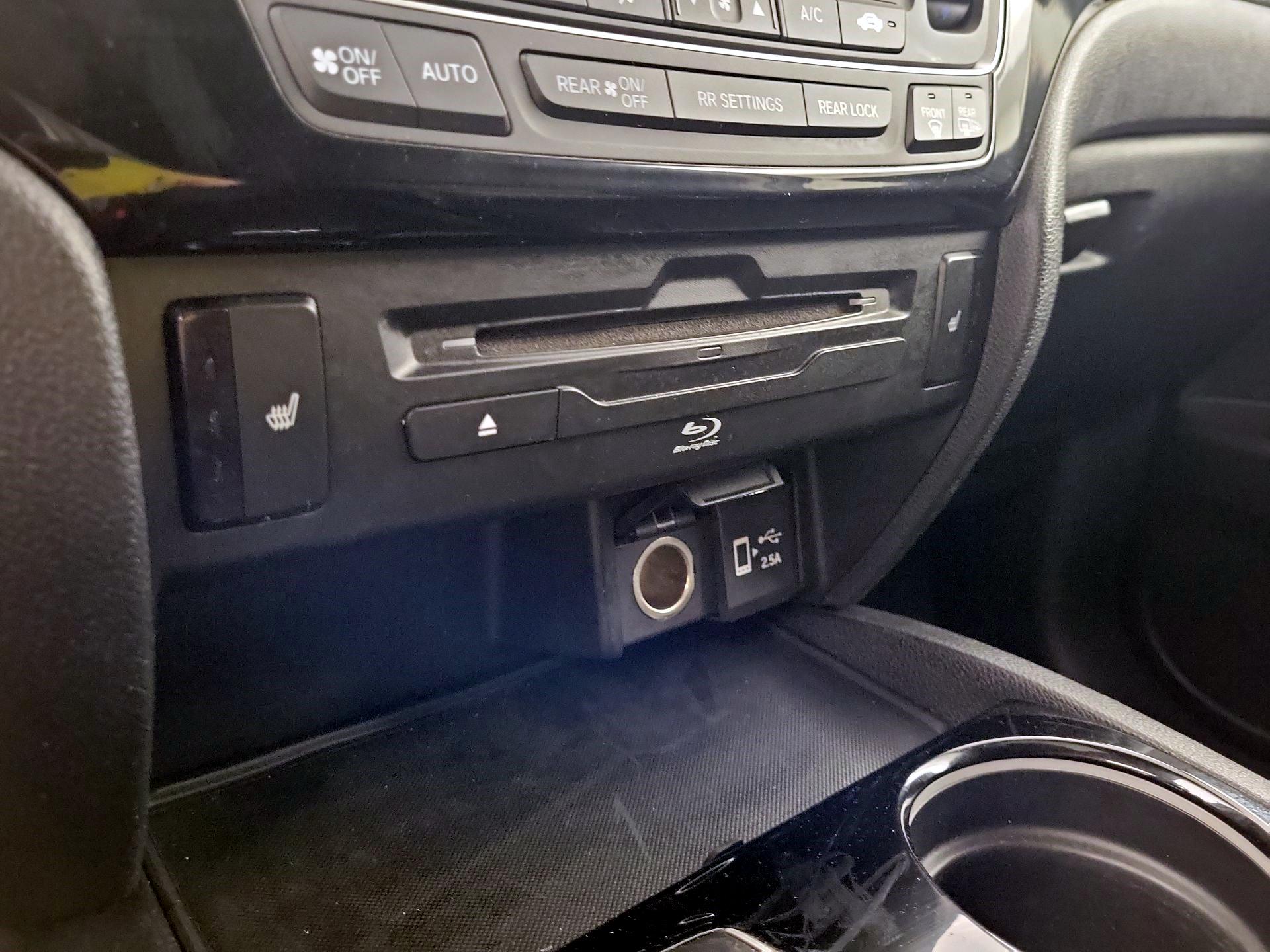 Thumbnail: 2019 Honda Pilot - 17