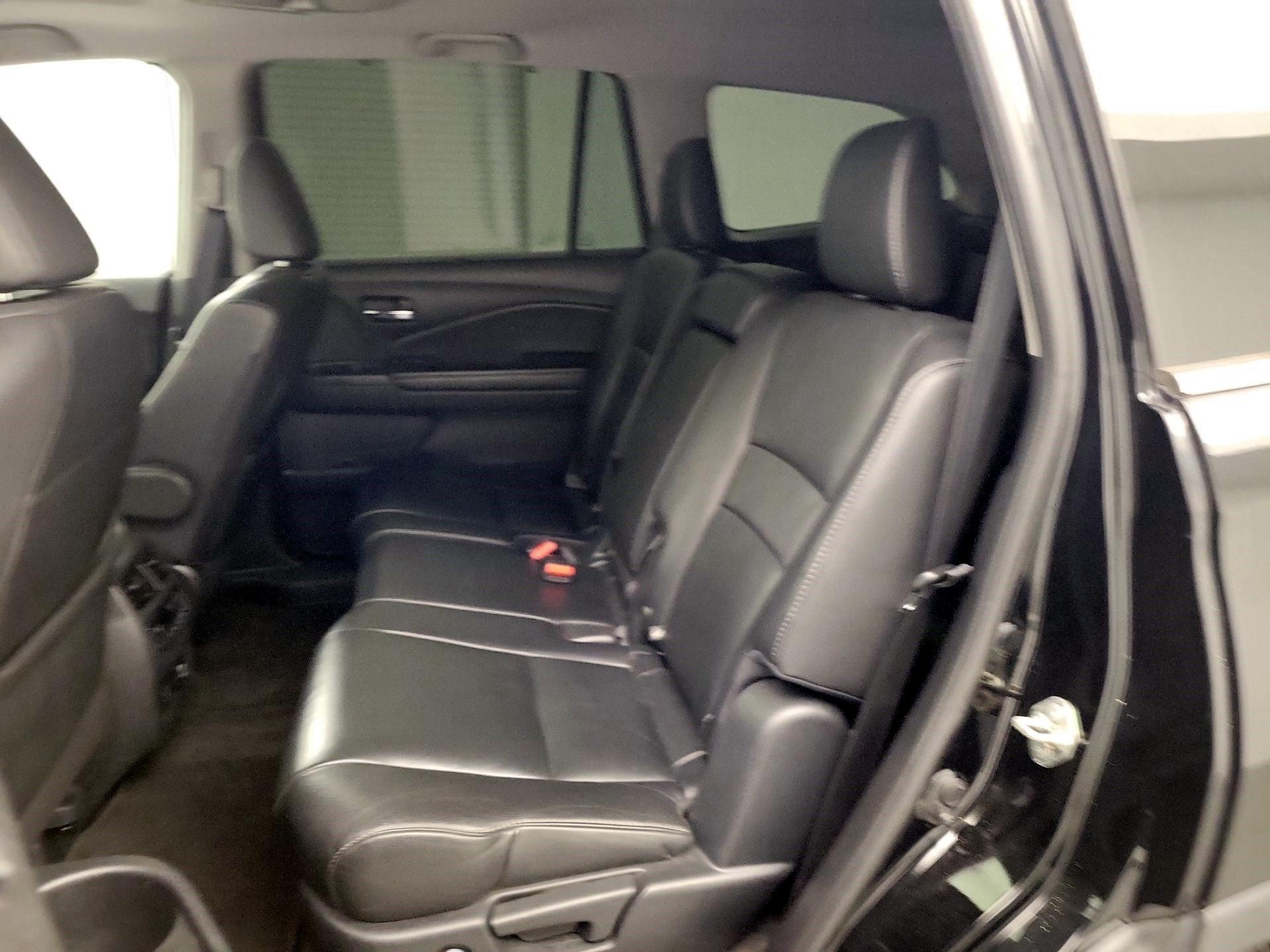 Thumbnail: 2019 Honda Pilot - 19