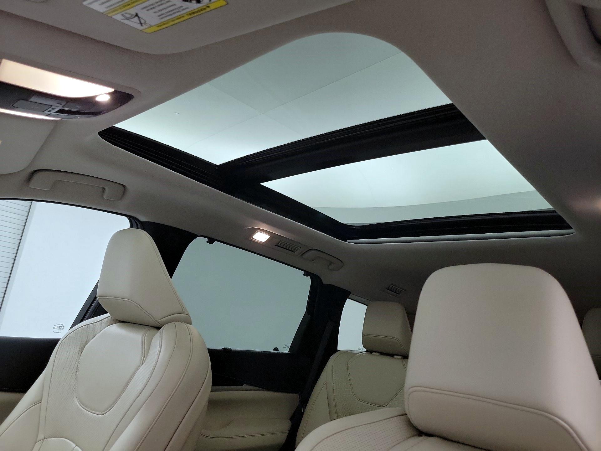 Thumbnail: 2023 INFINITI QX60 - 20