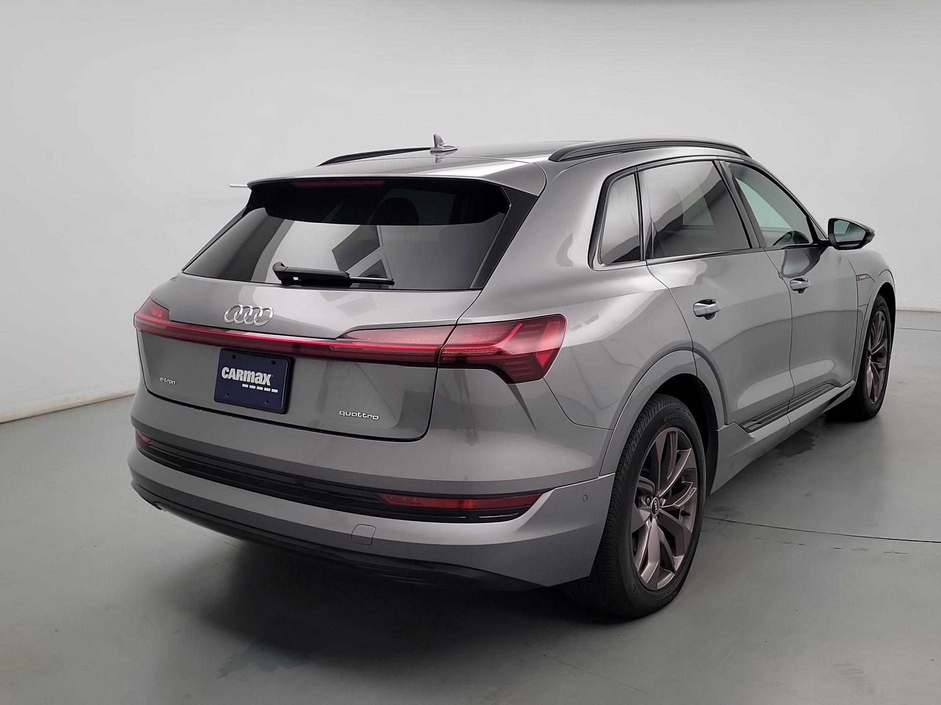 Thumbnail: 2021 Audi e-tron - 5