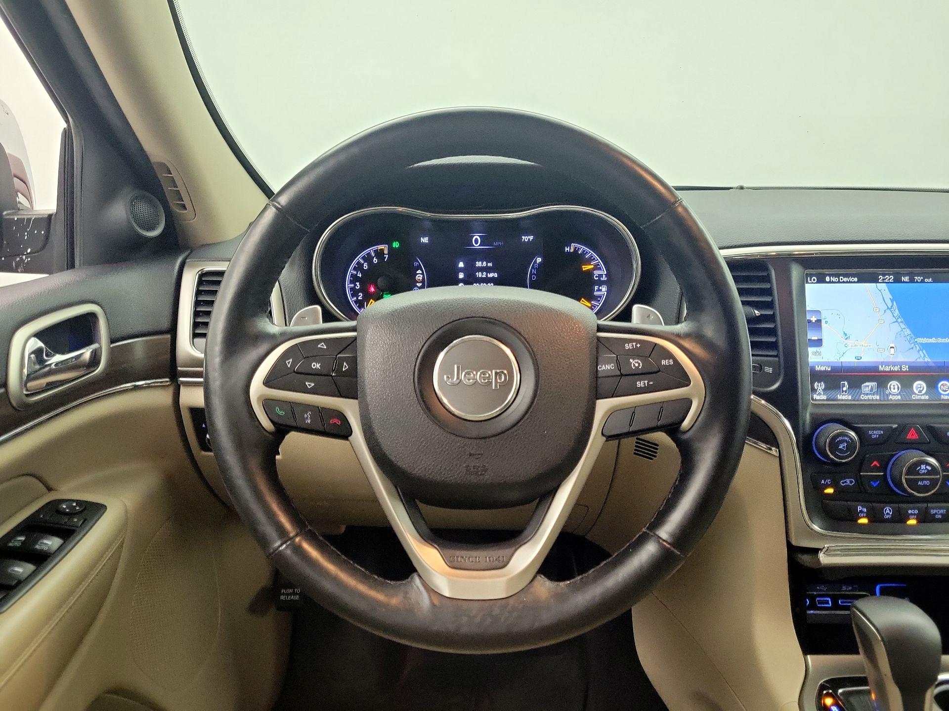 Thumbnail: 2017 Jeep Grand Cherokee - 10