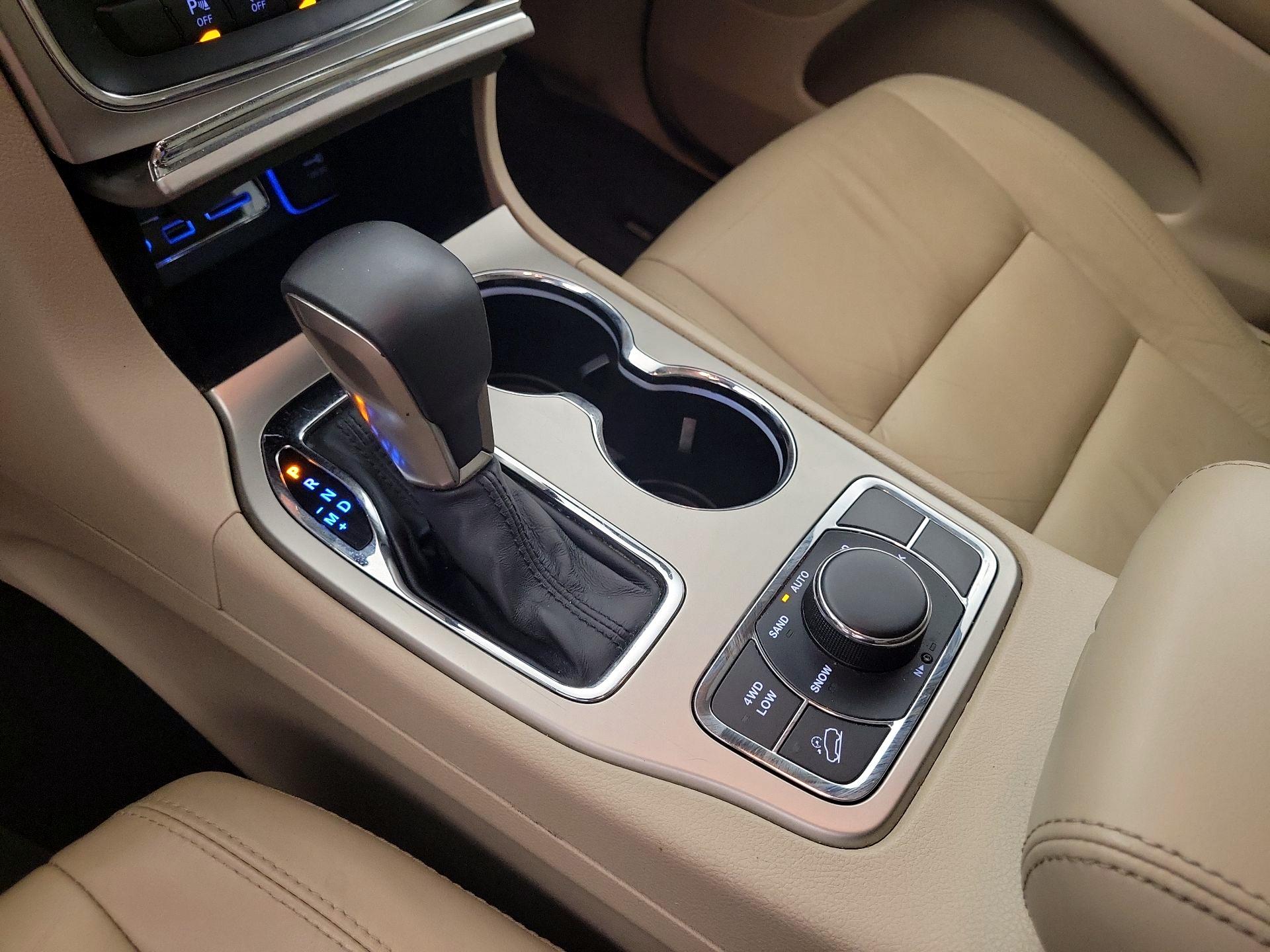 Thumbnail: 2017 Jeep Grand Cherokee - 18