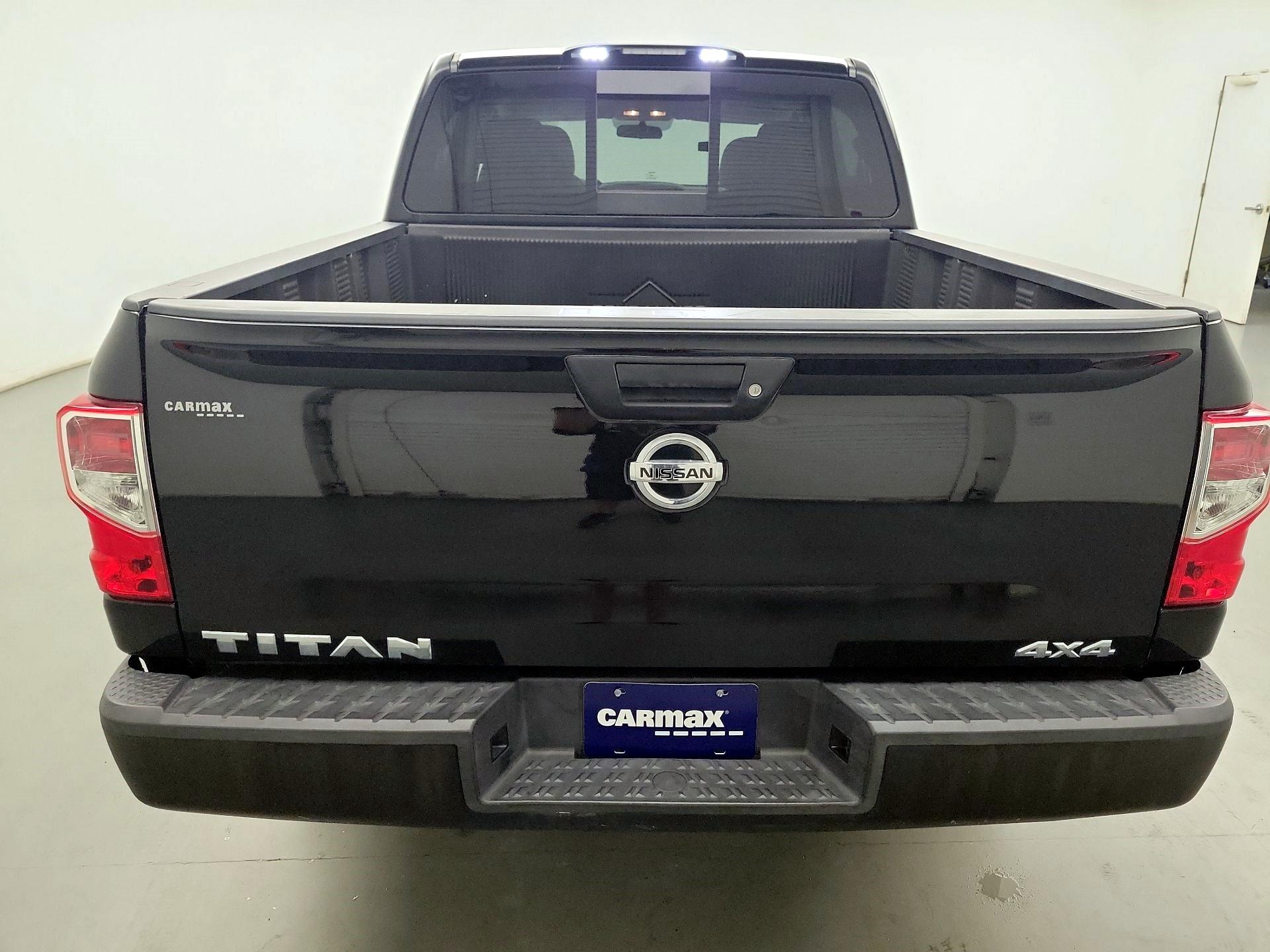 Thumbnail: 2017 Nissan Titan - 16