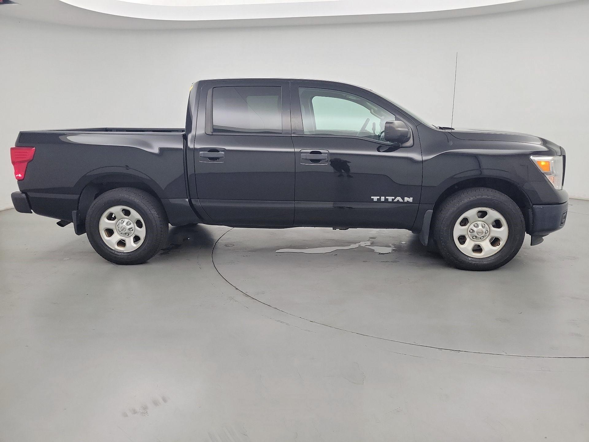 Thumbnail: 2017 Nissan Titan - 4