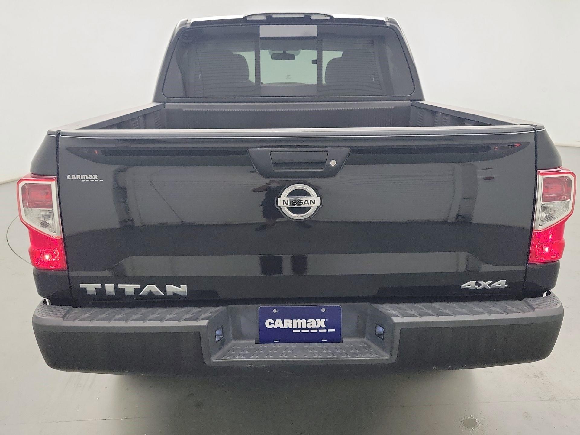 Thumbnail: 2017 Nissan Titan - 6