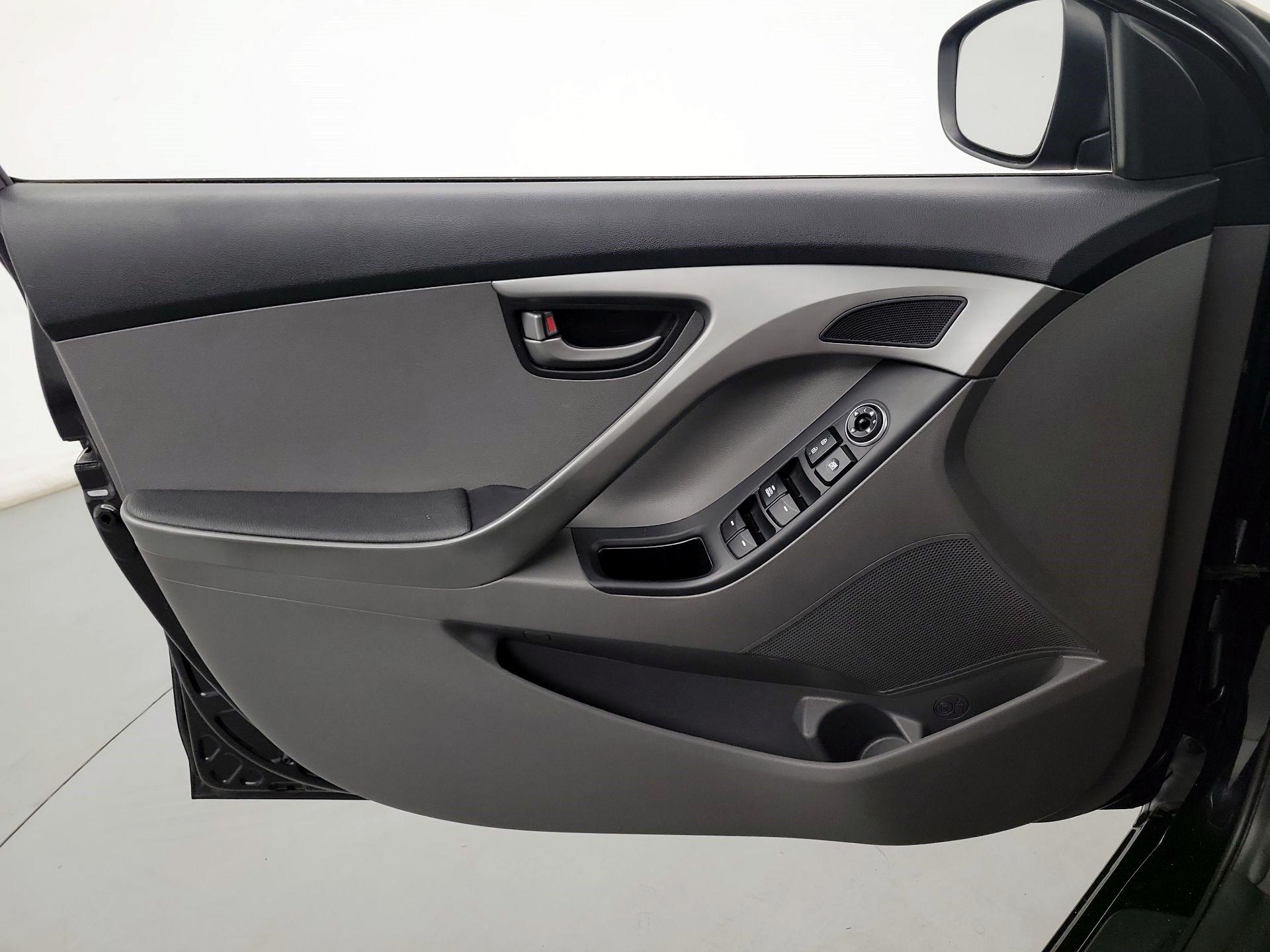 Thumbnail: 2016 Hyundai Elantra - 10