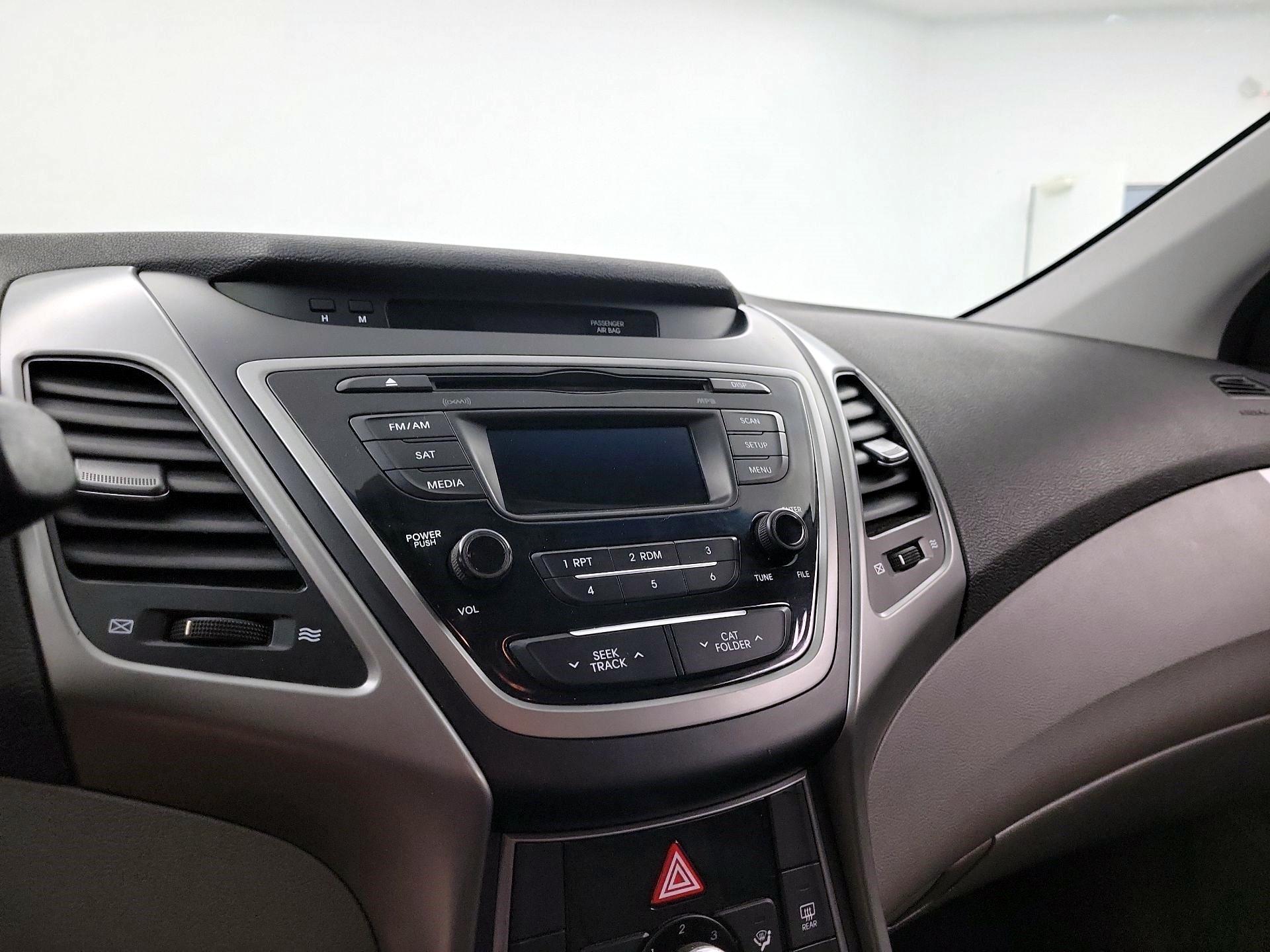 Thumbnail: 2016 Hyundai Elantra - 12