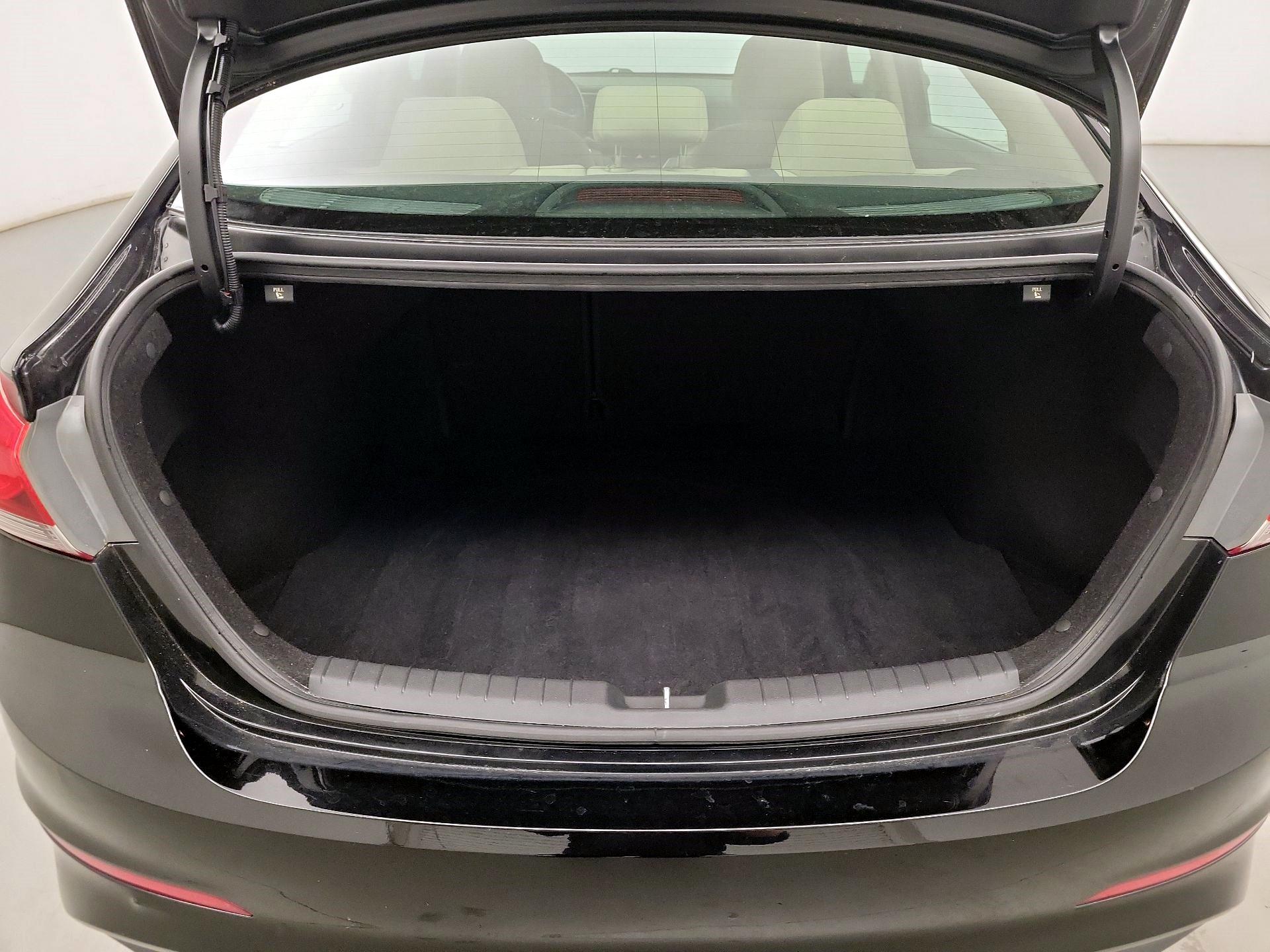 Thumbnail: 2018 Hyundai Elantra - 19