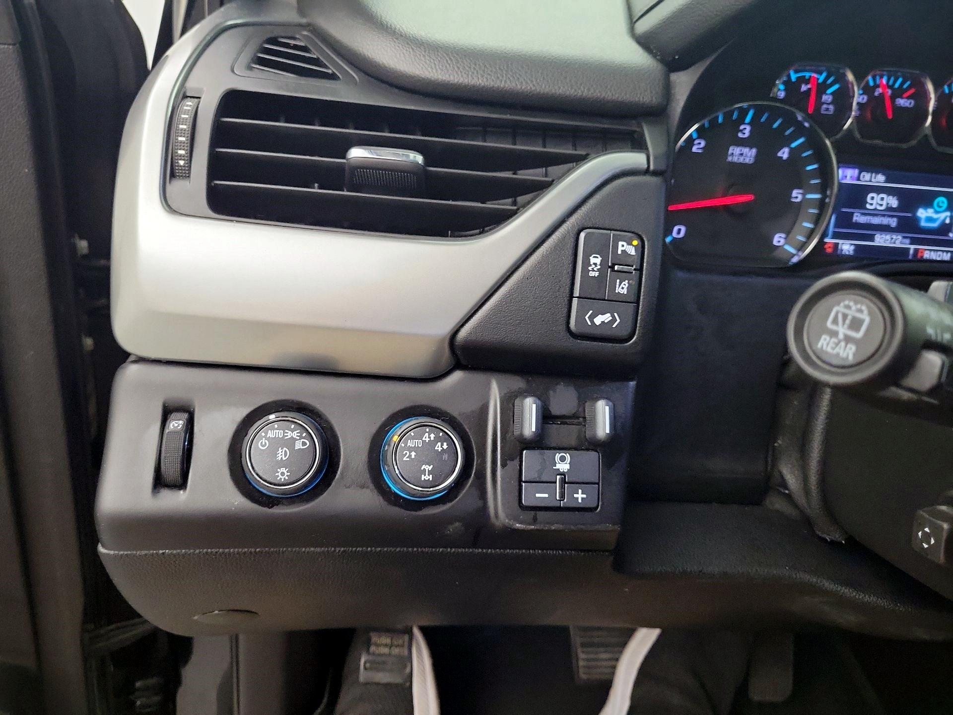 Thumbnail: 2015 Chevrolet Tahoe - 11