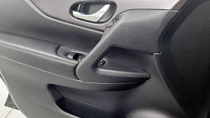 2016 Nissan Rogue S 10