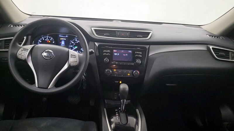 2016 Nissan Rogue S 8